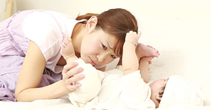 Em bé sơ sinh bị tiêu chảy: Mẹ nên ăn gì và kiêng ăn gì?