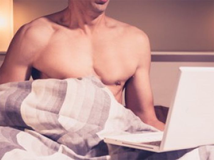 Thủ dâm là gì? Giữa nam và nữ thủ dâm có gì khác biệt?