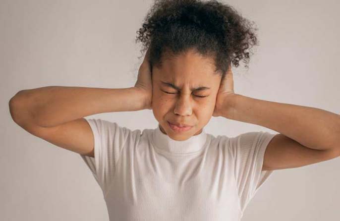 Bị Ù hai tai báo điềm gì tốt xấu?