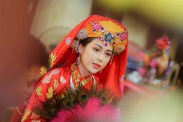 Hầu đồng là gì? Những thông tin thú vị về hầu đồng