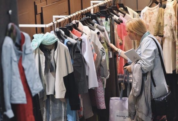 Nên mua quần áo cũ giá rẻ ở đâu? - Top 5 địa chỉ uy tín